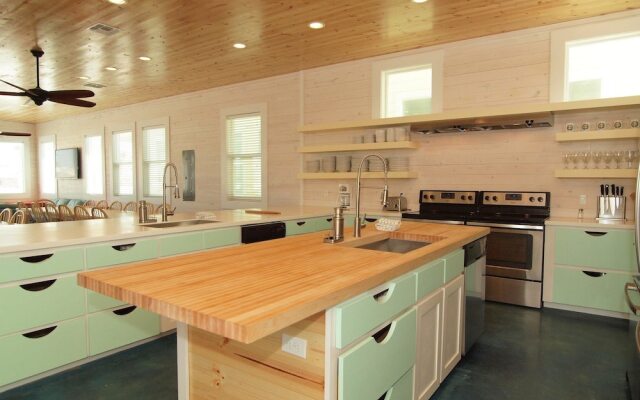 Beach Club Clubhouse 4