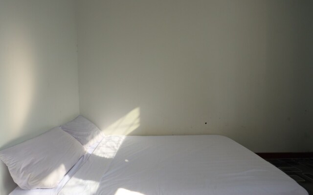 SPOT ON 93312 Homestay OrangeNearNagoya Hill Shopping Mall