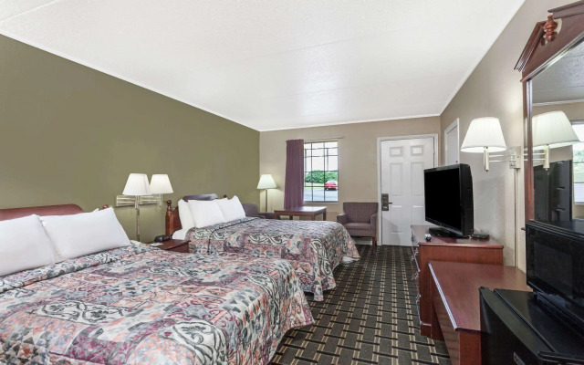 Super 8 By Wyndham Houston/Dtwn/I-610