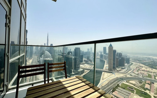 Lux BnB Amna Tower Burj Views