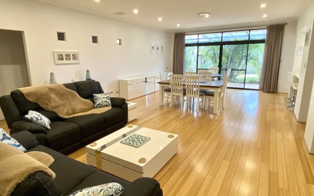 Baudins Bed & Breakfast - Adults Only