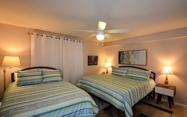 Shoreline 3084 Condo by RedAwning