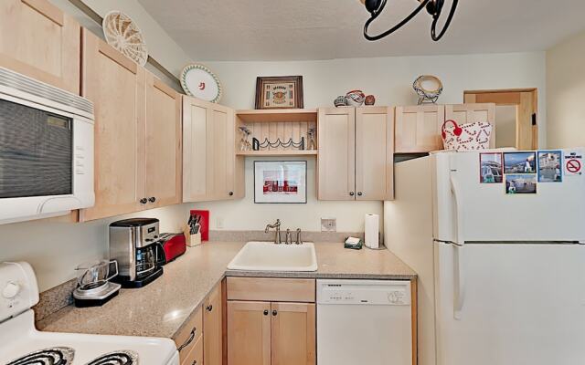 13tr23qb Studio Bedroom Condo