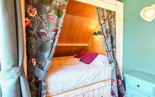 Relaxing Holiday Home in Hellendoorn with Garden