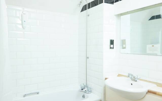 The Fieldhead Hotel by Greene King Inns