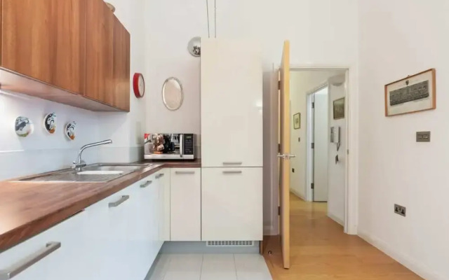 Beautiful 1 Bedroom Apartment in Shepherd's Bush