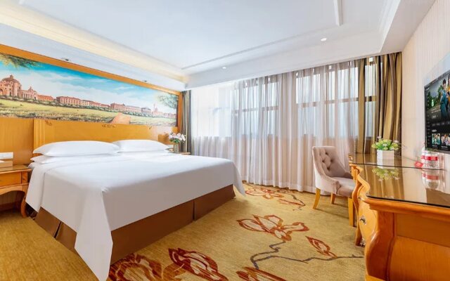 Vienna Hotel(Shenzhen Shajing Jingji Baina)