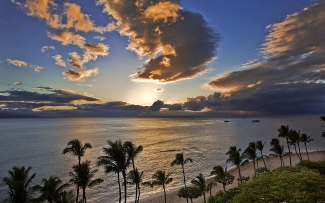 Hale Mahina B401 by RedAwning