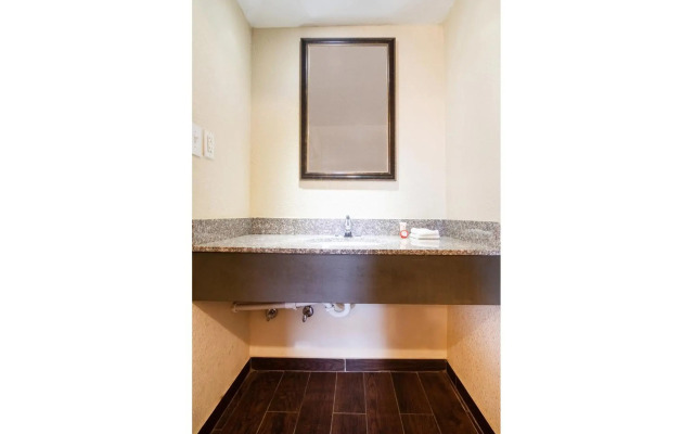 OYO Hotel Blytheville AR I-55