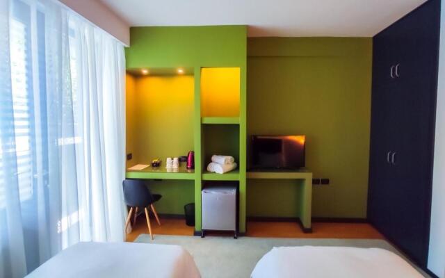 Dim's Hotel