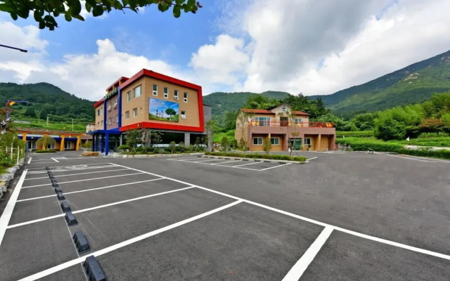 Erefarm Hostel