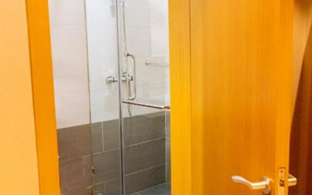 Golden Six Hotel & Restaurant