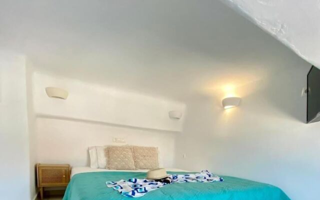 Gerani Deluxe Houses with Sea View