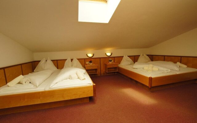 Jagdhof Holiday Apartments