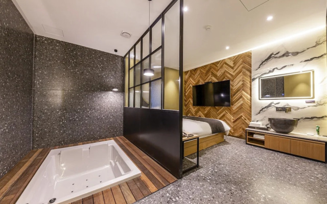 Gwangju K Hotel