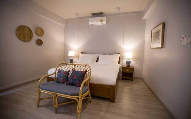 Vera Nidhra - Self check-in after 6pm