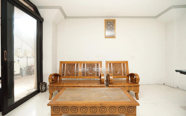 Griya Nina Syariah by OYO Rooms