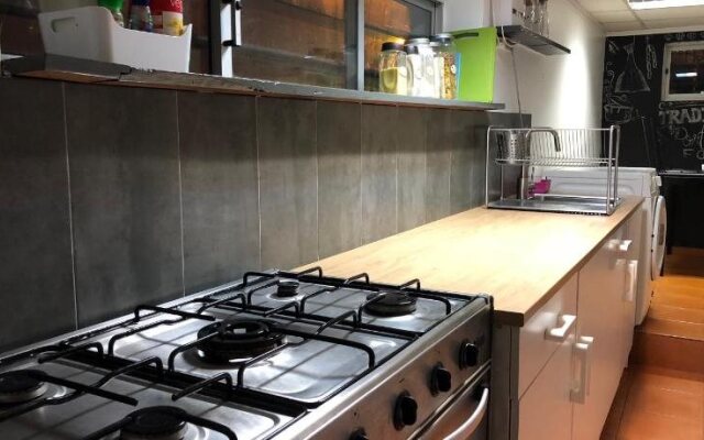 Le Penguin Hostel