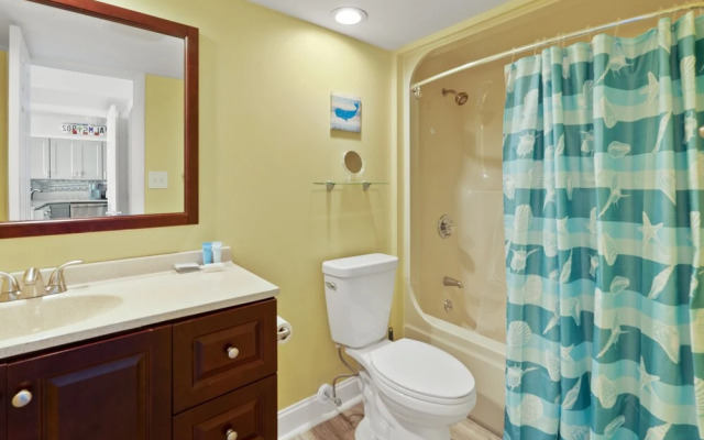 Palms Resort by Elliott Beach Rentals