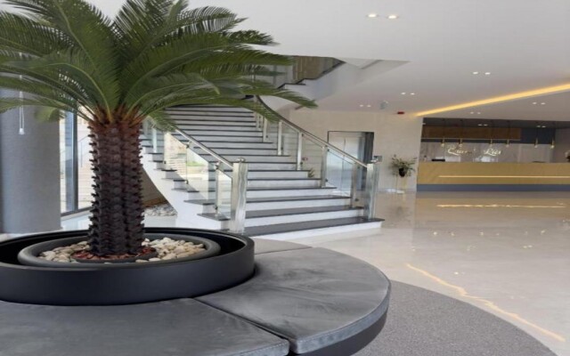 The Queens Lion Premium Hotel