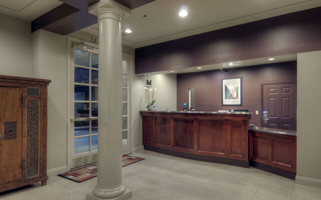 University Park Inn & Suites, an Ascend Collection Hotel