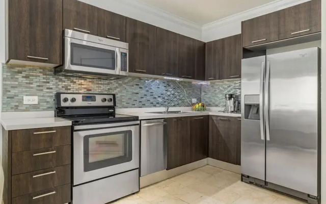 Fantastic 1BR Condo w Amazing Views Amenities