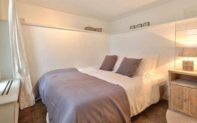 Short & Suite No.300