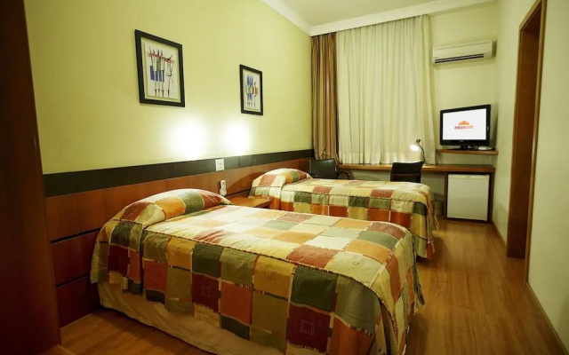 Eston Hotel