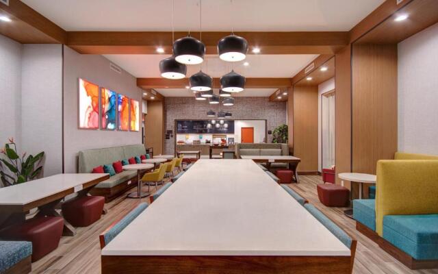 Hampton Inn & Suites Ontario Rancho Cucamonga