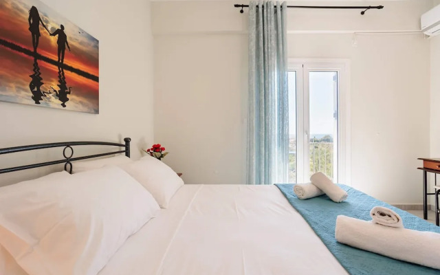 Serenity and Views - Beachside Escape