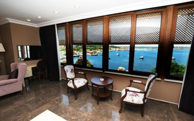 Phellos Suites