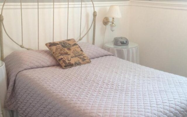Aarons Dove House Bed & Breakfast Harbourside