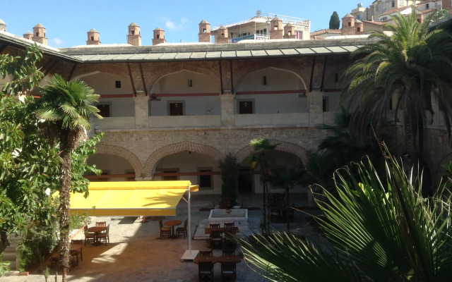 Club Caravanserail