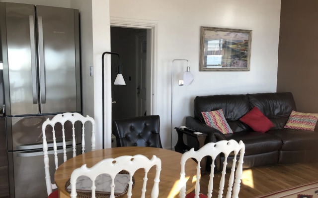Beautiful 2 Bed Balcony Apart Seafront Eastbourne