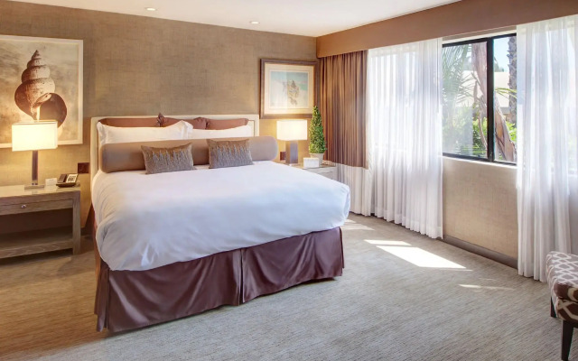 Luxe Sunset Boulevard Hotel
