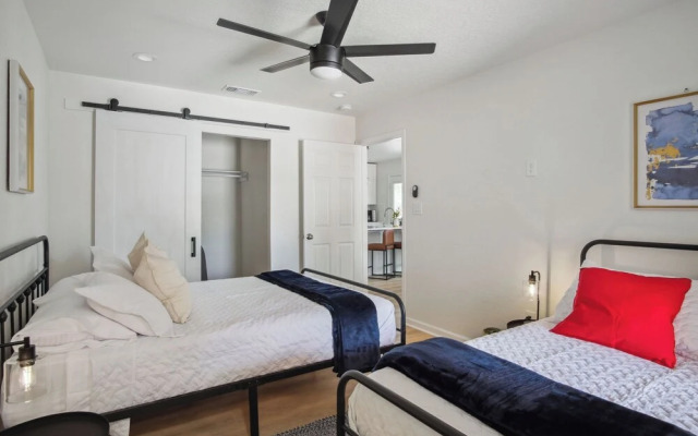 Your Amazing 3br/2ba Downtown Delight!