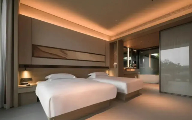 Deqing Shenghua Lakeside  SSAW Garden Hotel