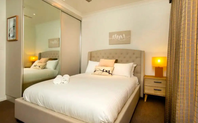 Adelphi Waterfront 2 Bedroom Ground Floor Home