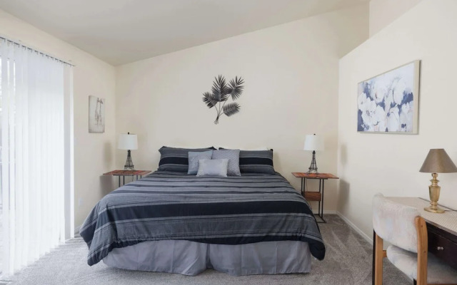 Rock Bluff Retreat - Home for 6!