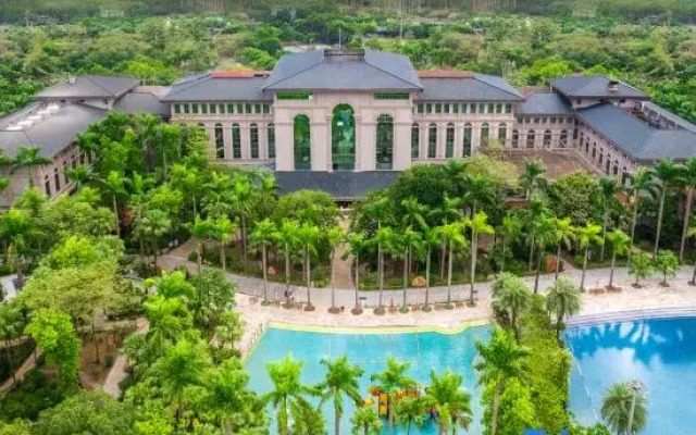 Dragon Bay Natural Hot Spring Resort