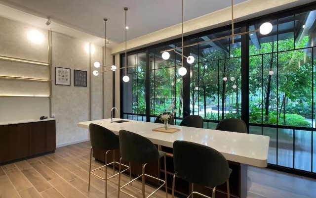 Agile Residence TRX by Isabella