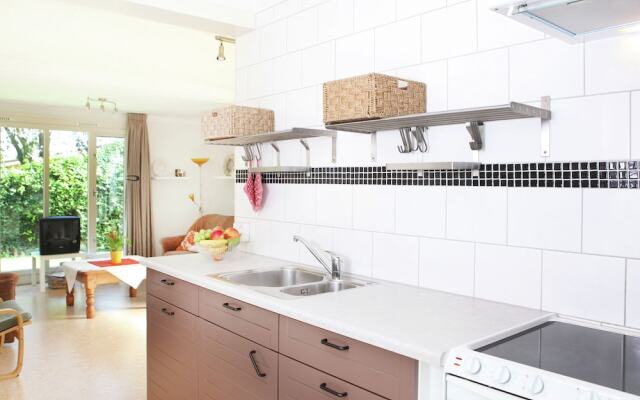 Comfortably Furnished Bungalow on Lake Veere