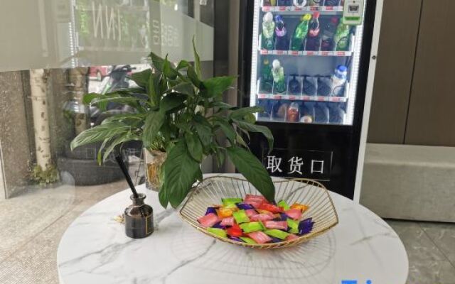 Yisu Qingju Hotel (Yuyao Wucaicheng Store)