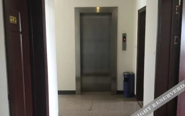 Qiu Beijingyue Express Hotel
