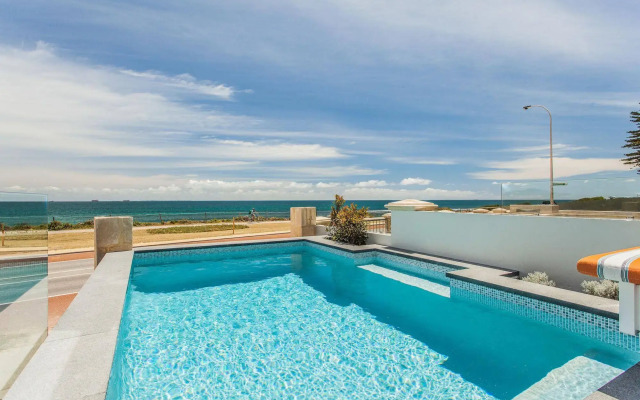 Cottesloe Beach House I