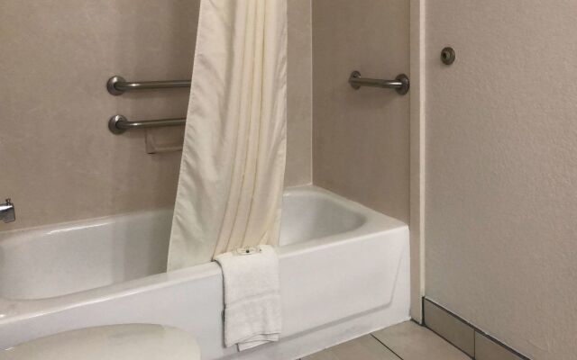 Quality Inn & Suites Denver International Airport