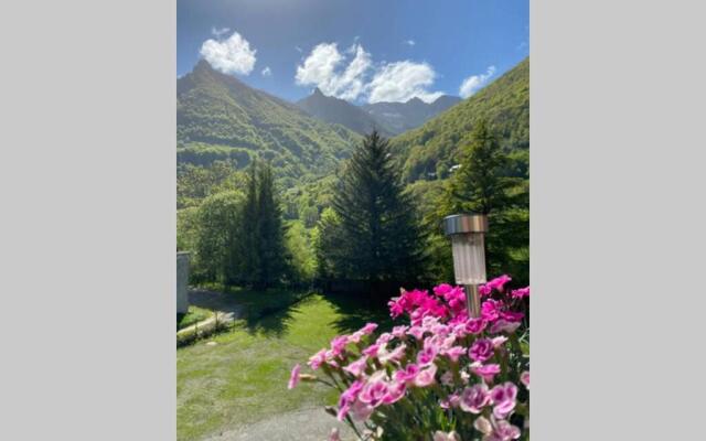 Vaste T4 115m2. Balcon. Vue. Suite. Jardin et jeux