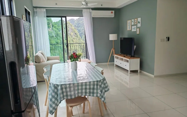 Mountain & Theme Park Views' Cozy Suite – Guest Rooms – Ipoh