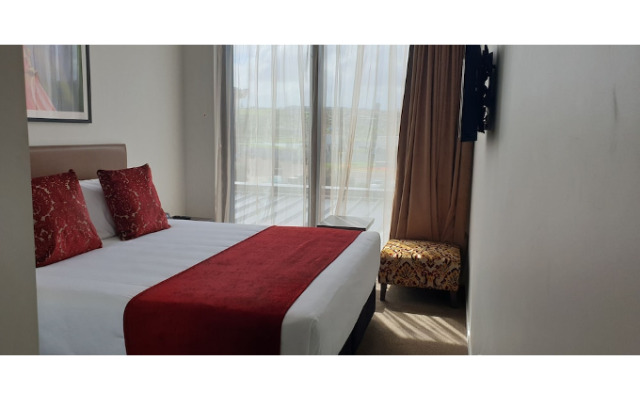 Ramada Suites by  Auckland Manukau Pacfic Centre