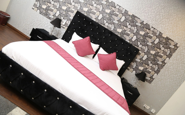 Westin Suites Guest House